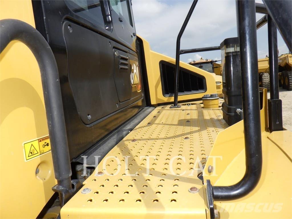 CAT 74504 Transportoare articulate