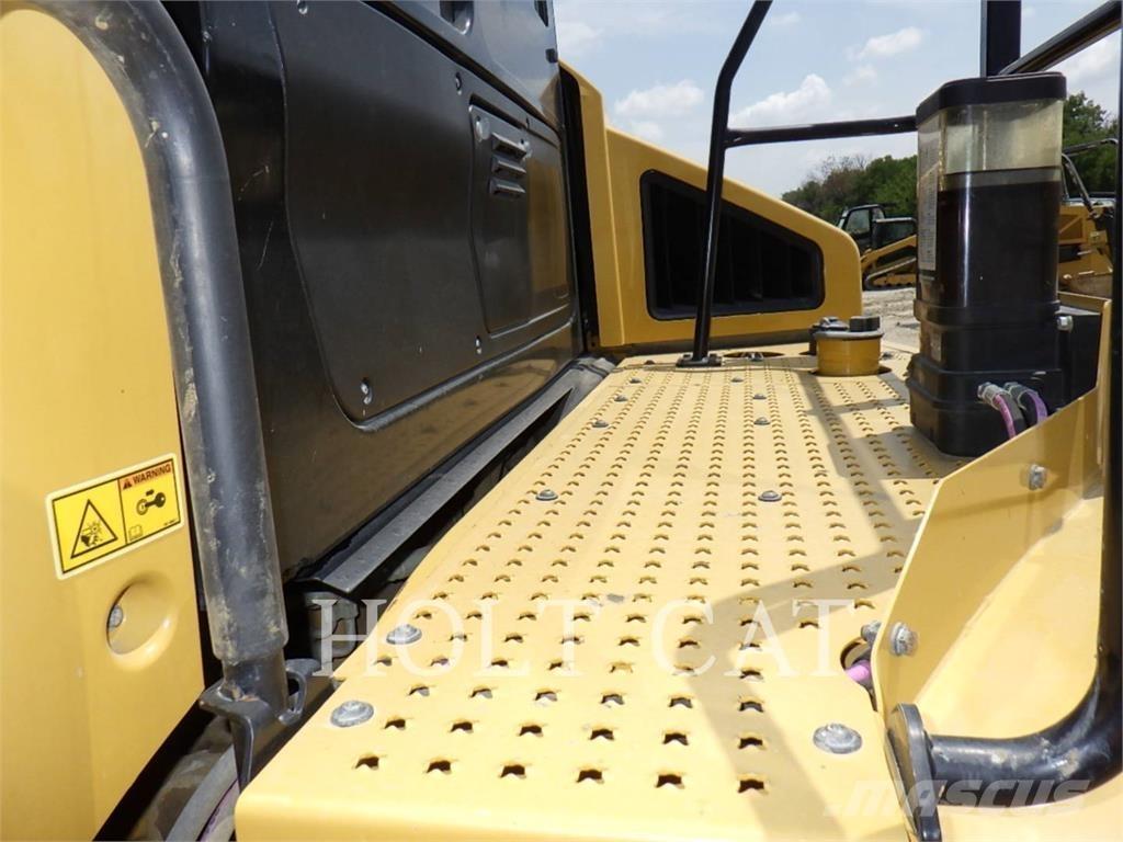 CAT 74504 Transportoare articulate