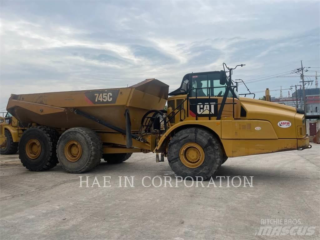 CAT 745C Transportoare articulate