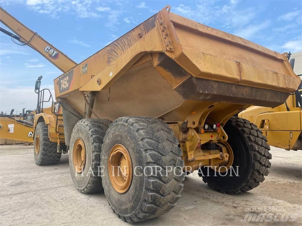 CAT 745C Transportoare articulate