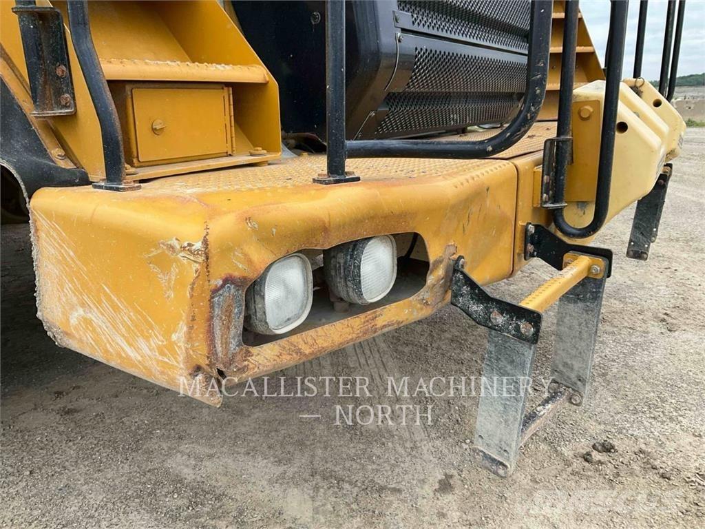 CAT 775F Transportoare articulate