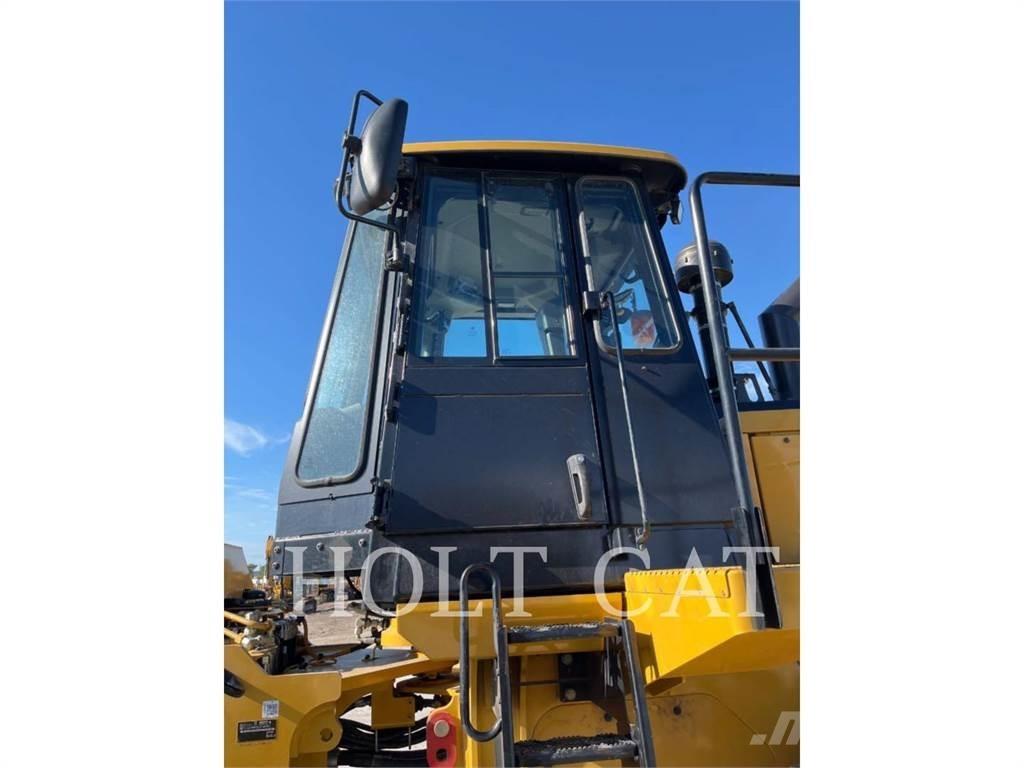 CAT 815 Compactoare sol