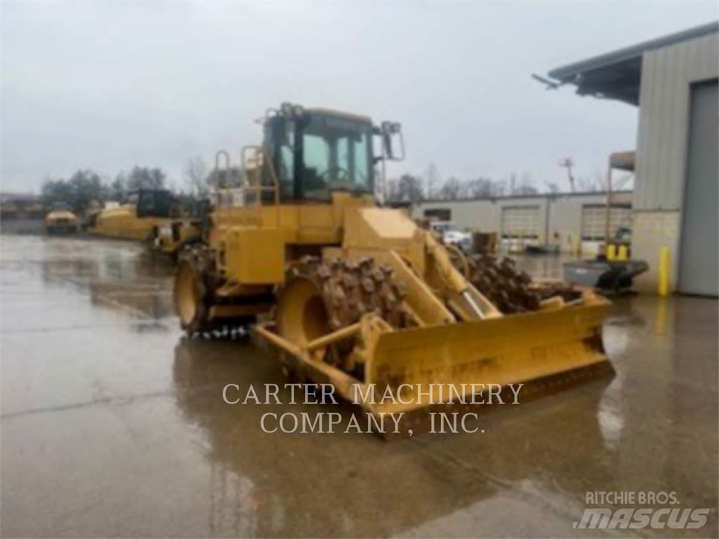 CAT 815F buldozere pe roti