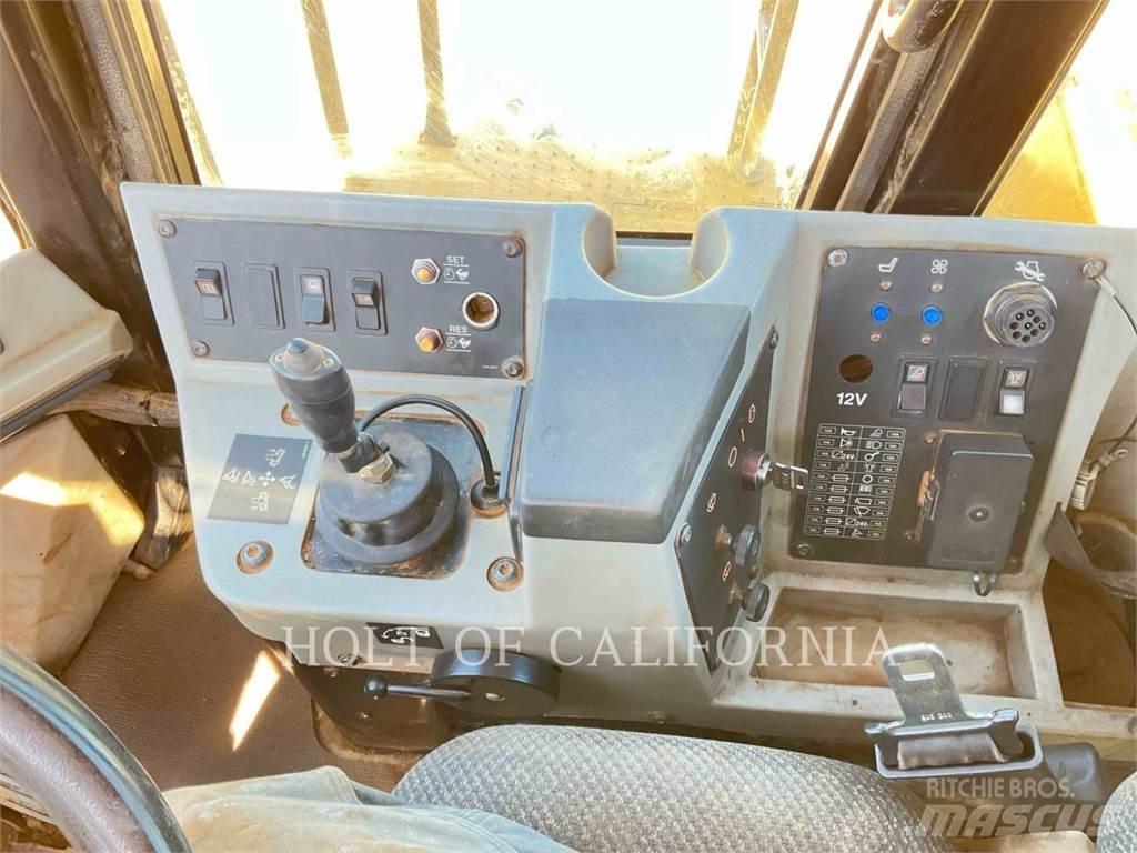 CAT 815F2 Compactoare sol