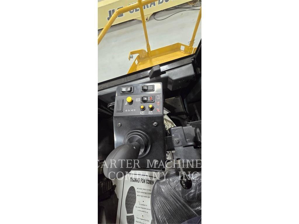 CAT 826H RBLD Compactoare sol