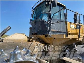 CAT 826K Compactoare sol