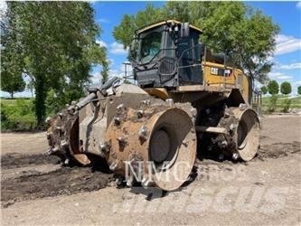 CAT 826K Compactoare sol