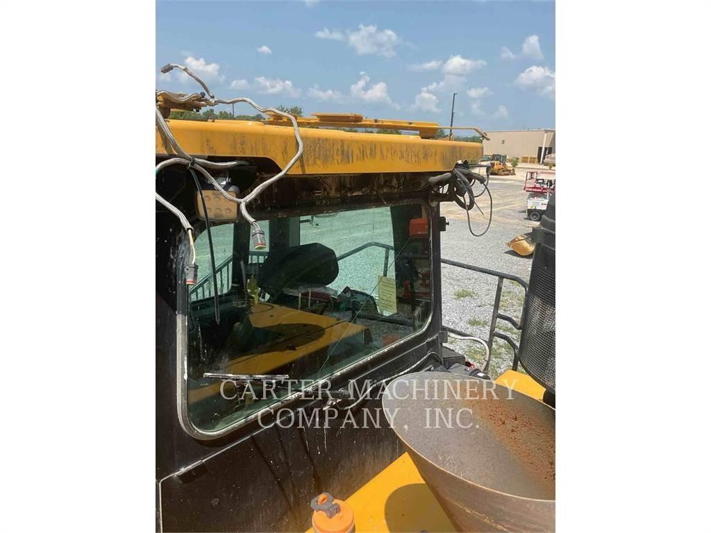 CAT 826K Compactoare sol
