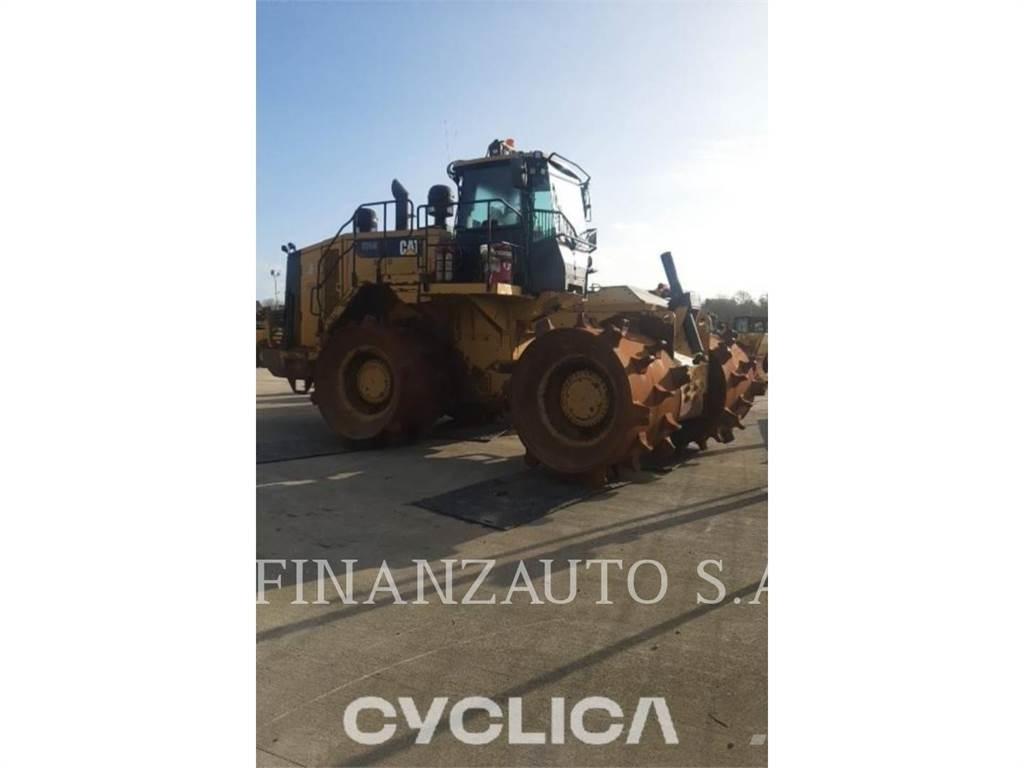 CAT 826K Compactoare sol