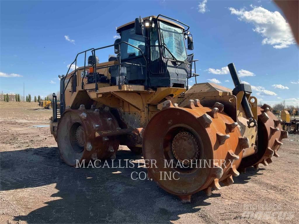 CAT 826K Compactoare sol
