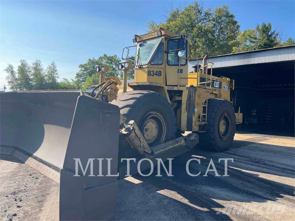 CAT 834B buldozere pe roti