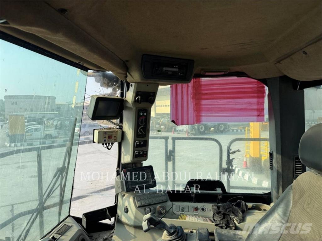 CAT 834K buldozere pe roti