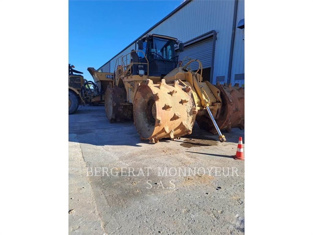 CAT 836K buldozere pe roti