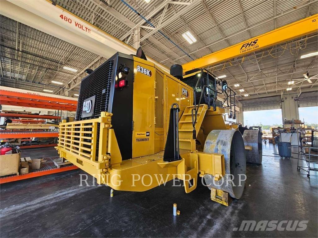CAT 836K Compactoare sol