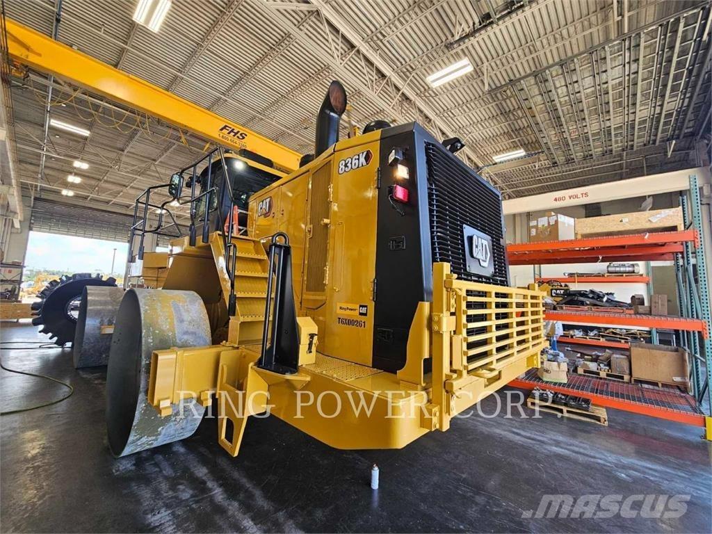 CAT 836K Compactoare sol