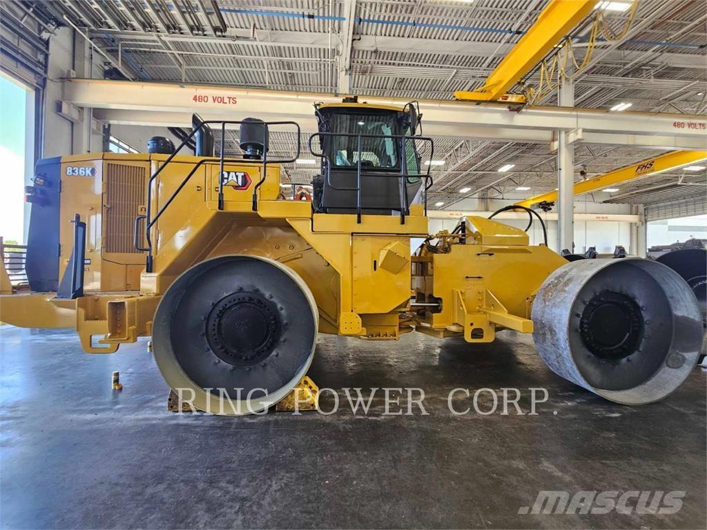CAT 836K Compactoare sol