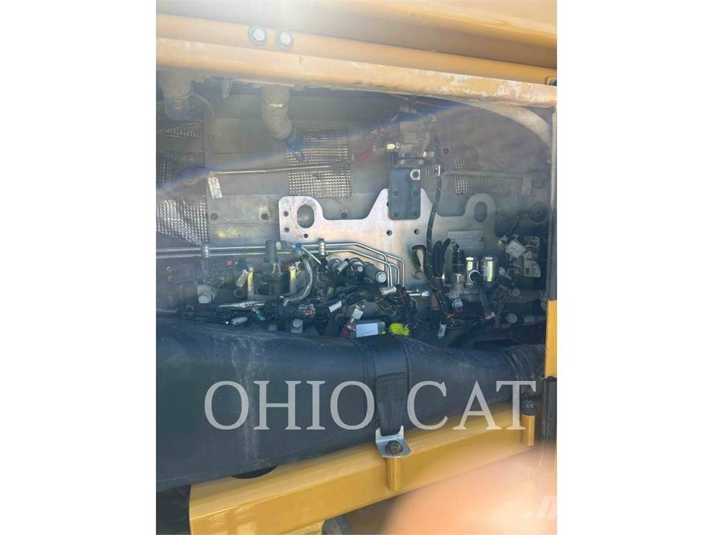 CAT 836K buldozere pe roti