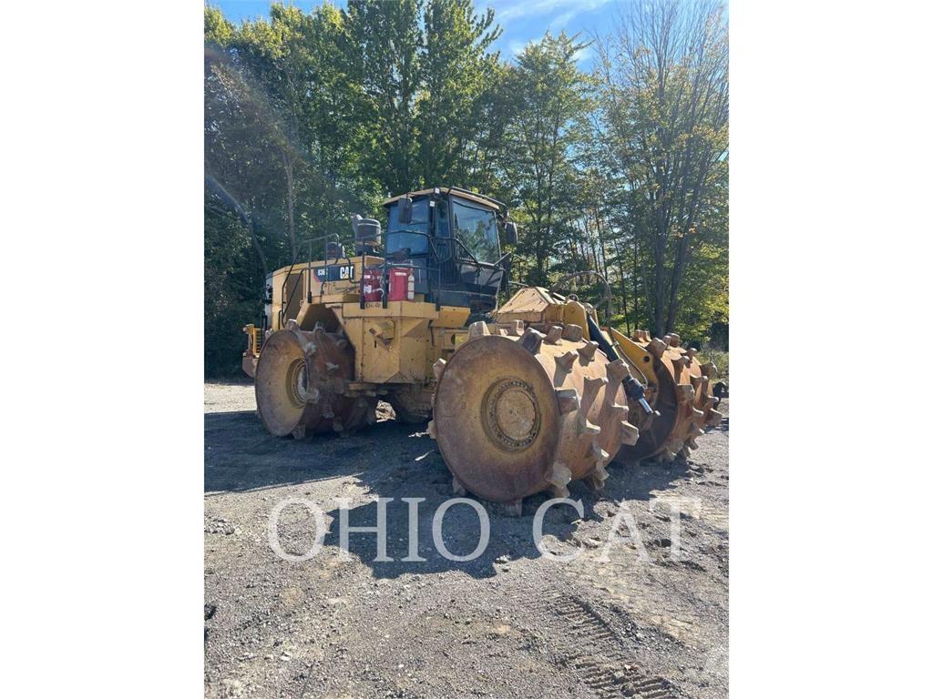 CAT 836K buldozere pe roti