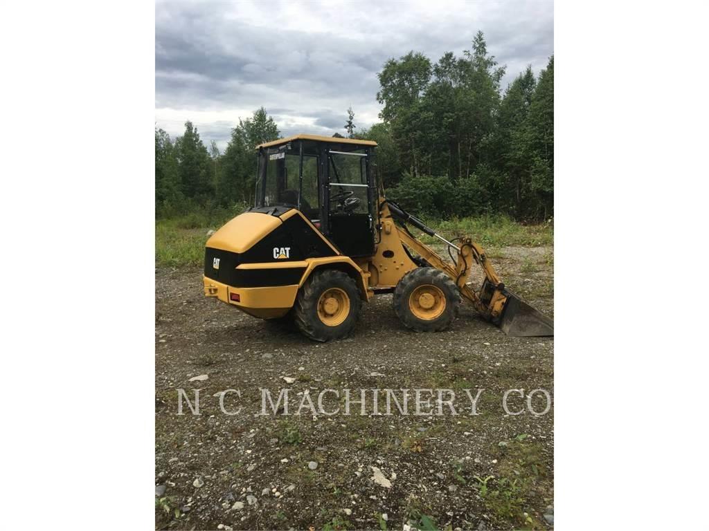 CAT 902 Incarcator pe pneuri