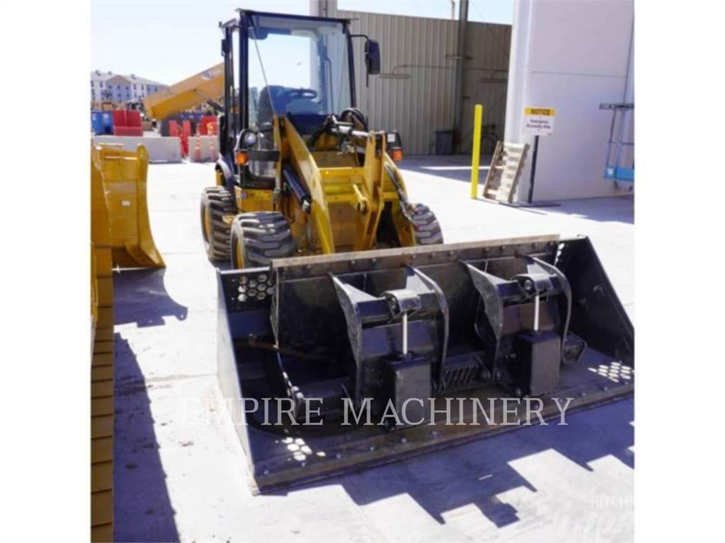 CAT 903C2 Incarcator pe pneuri