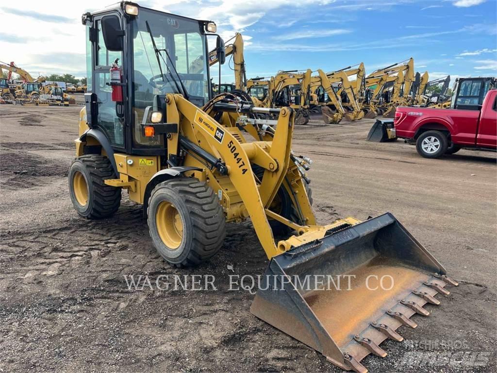 CAT 903D Incarcator pe pneuri