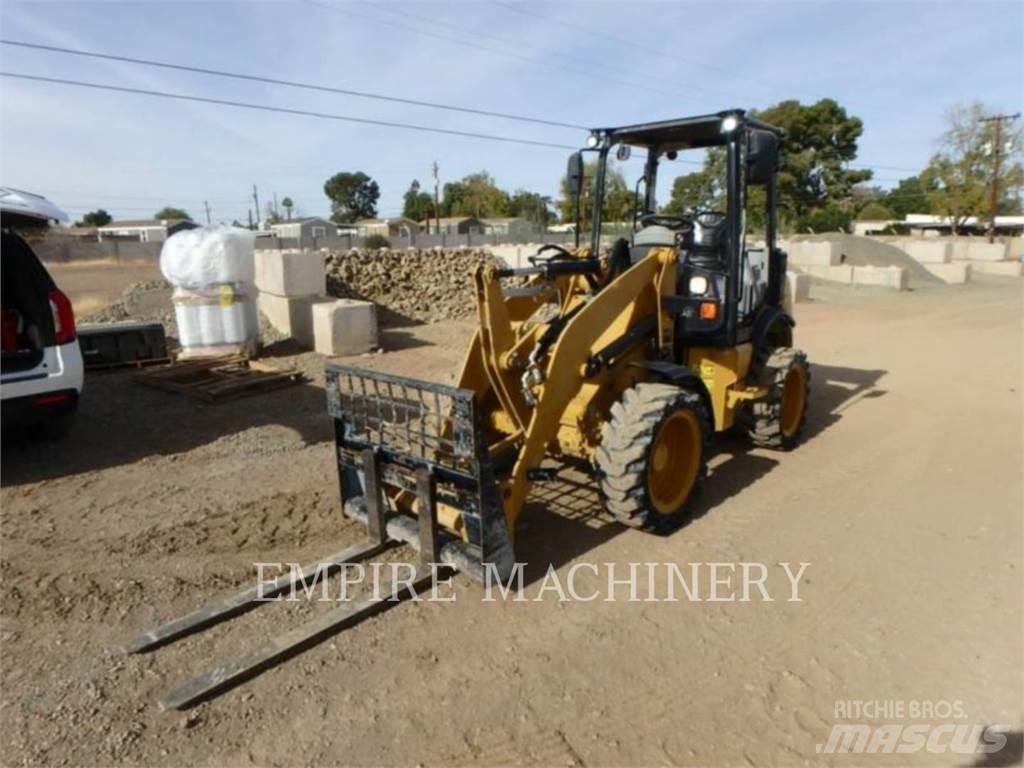 CAT 903D Incarcator pe pneuri
