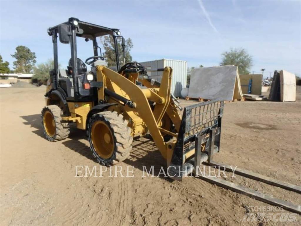 CAT 903D Incarcator pe pneuri