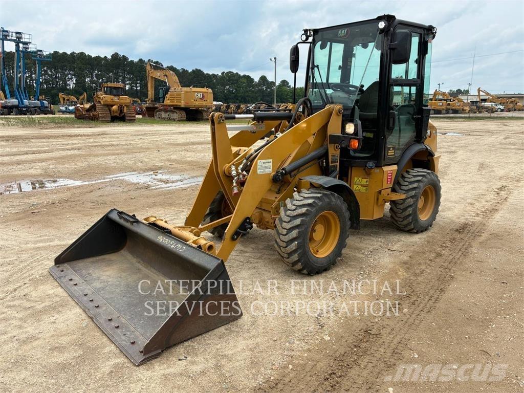 CAT 903D Incarcator pe pneuri