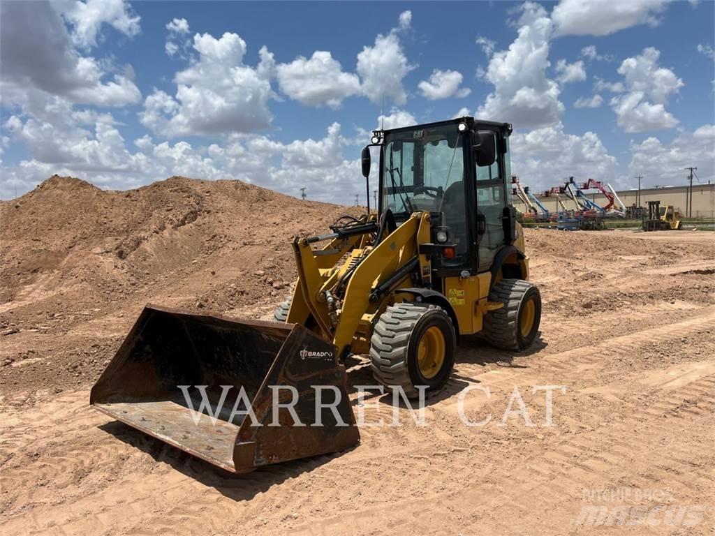 CAT 903D Incarcator pe pneuri