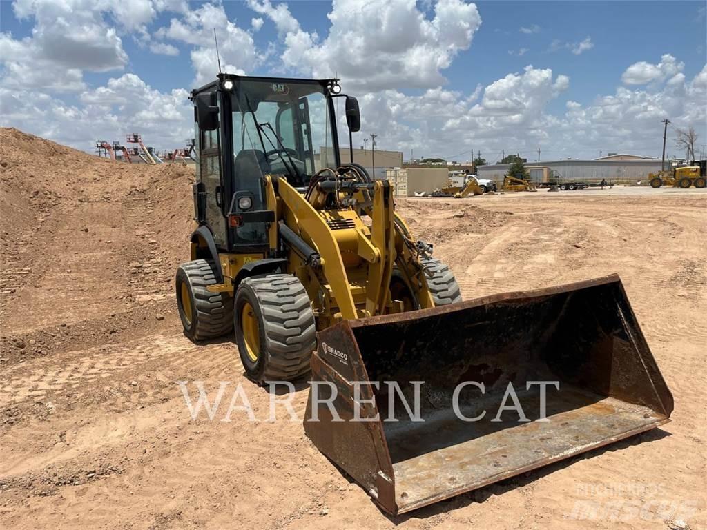CAT 903D Incarcator pe pneuri