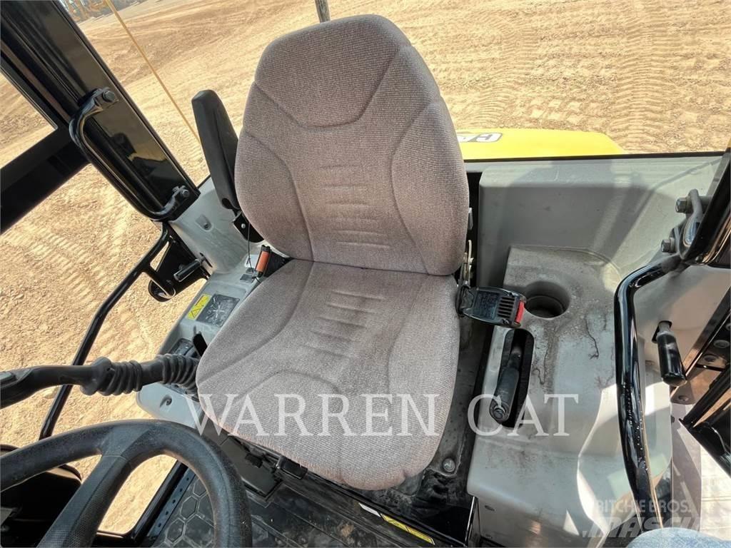 CAT 903D Incarcator pe pneuri