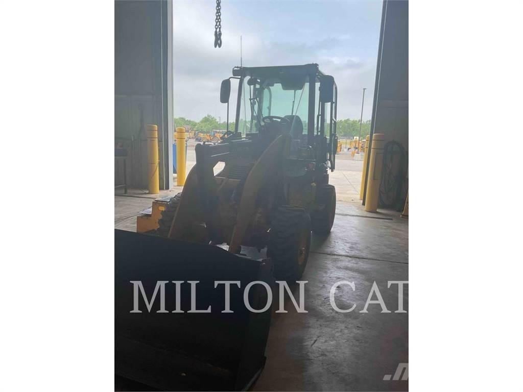 CAT 903D Incarcator pe pneuri