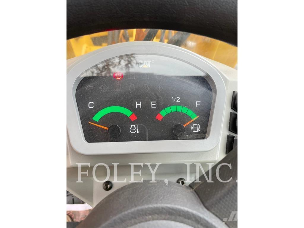 CAT 903D Incarcator pe pneuri