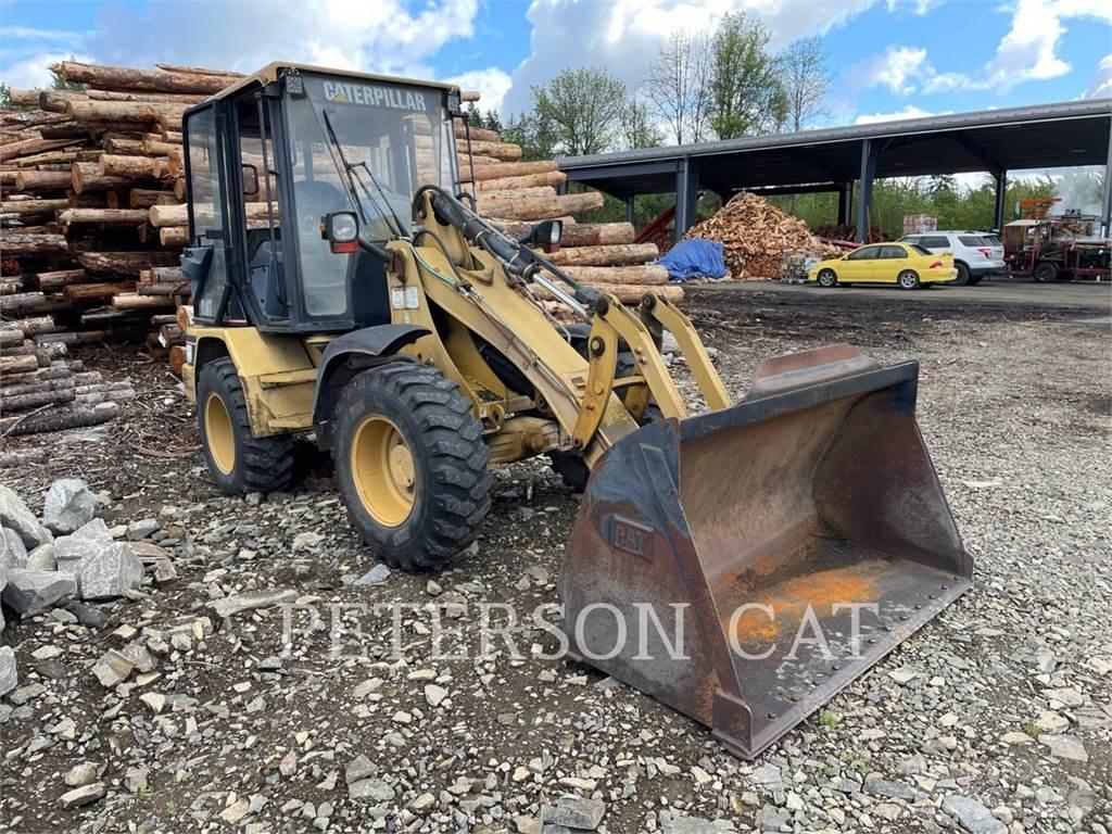 CAT 906 Incarcator pe pneuri