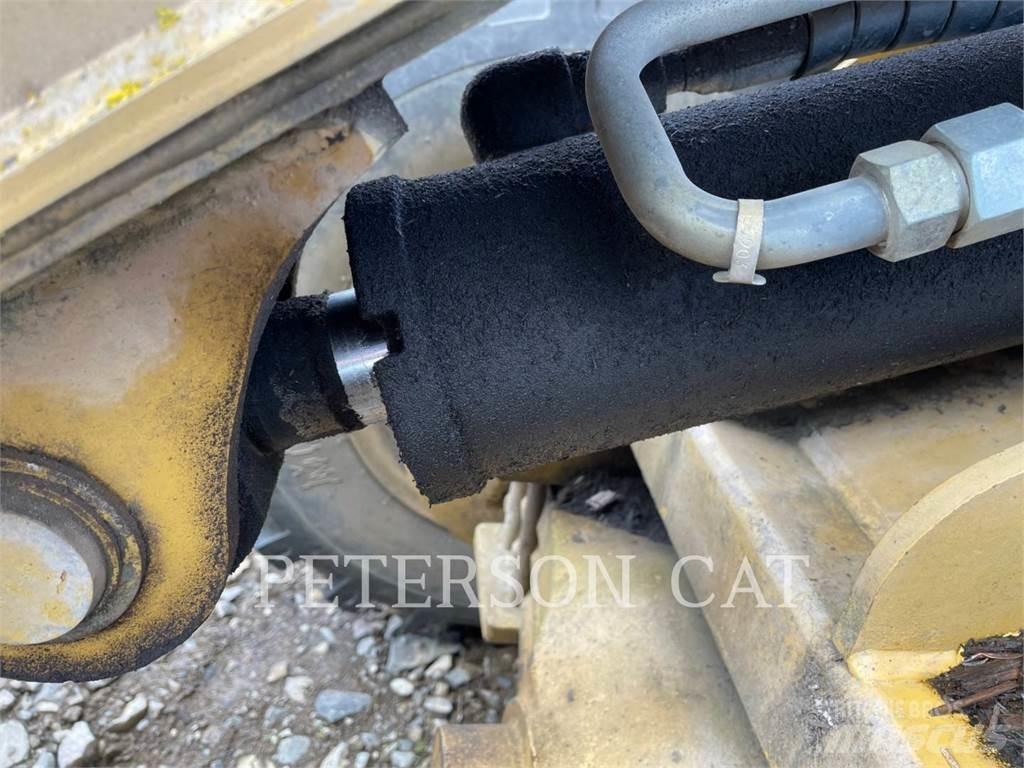 CAT 906 Incarcator pe pneuri