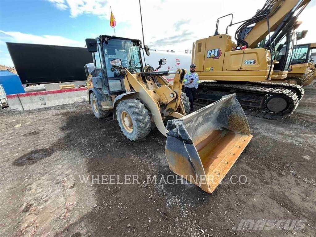 CAT 906 Incarcator pe pneuri