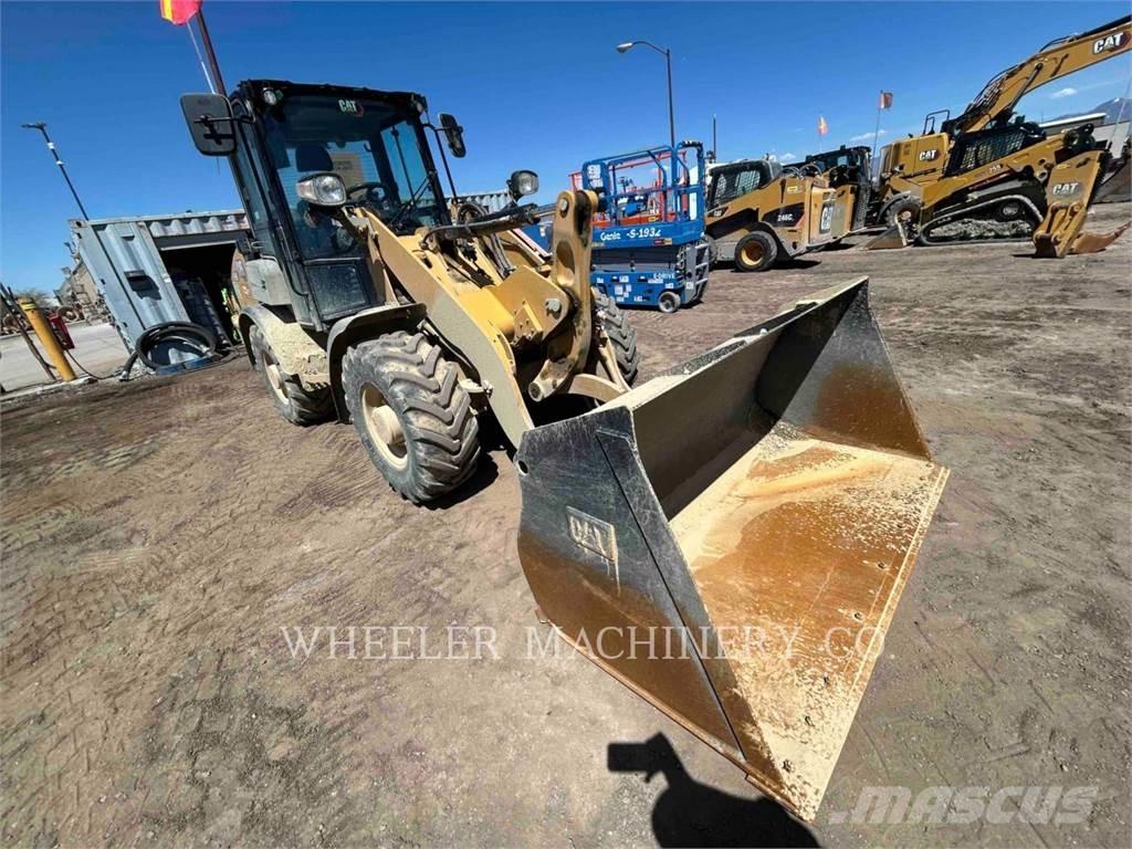 CAT 906 Incarcator pe pneuri