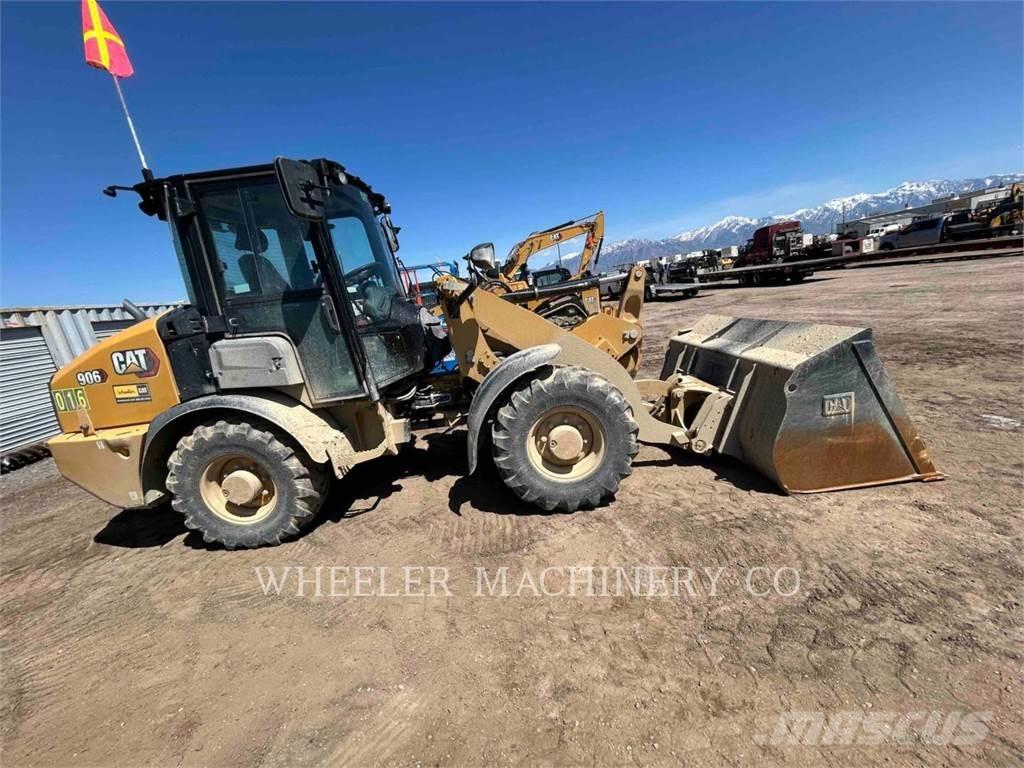 CAT 906 Incarcator pe pneuri