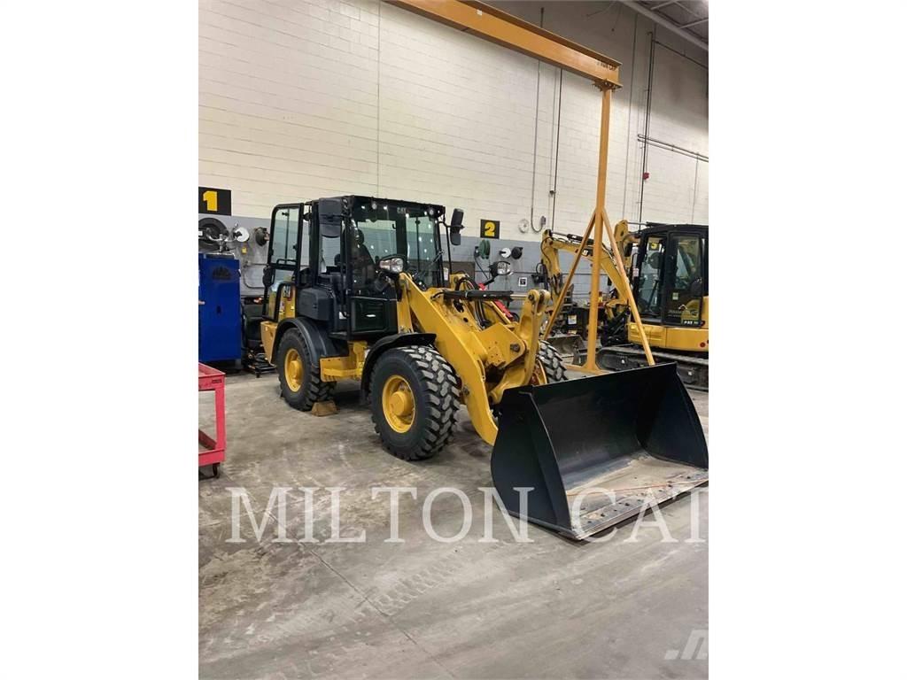 CAT 906 Incarcator pe pneuri