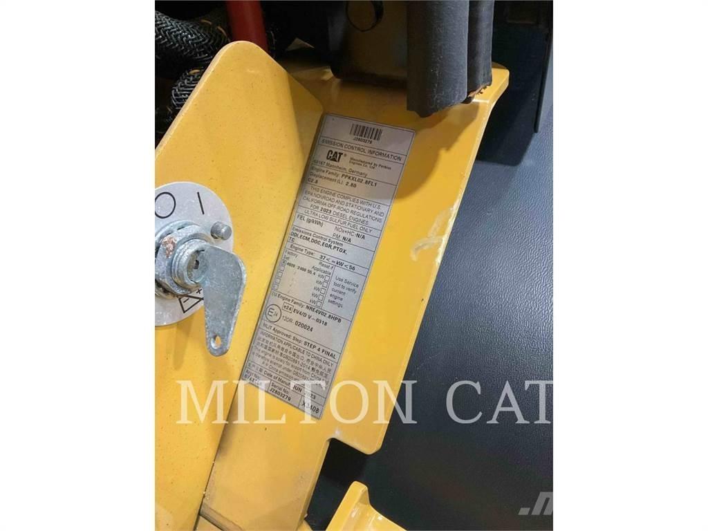 CAT 906 Incarcator pe pneuri