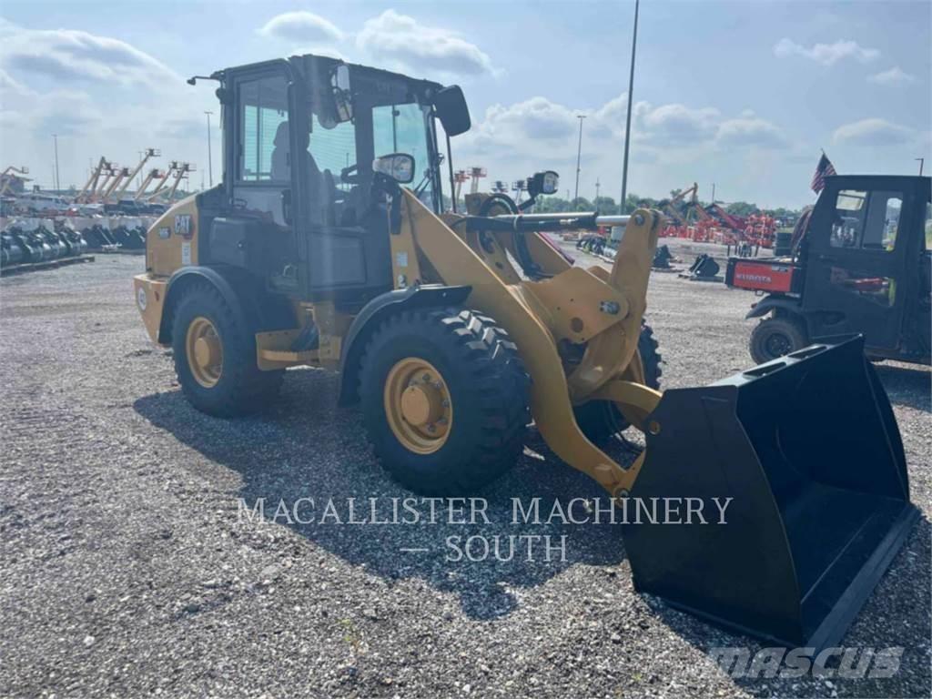 CAT 906 Incarcator pe pneuri