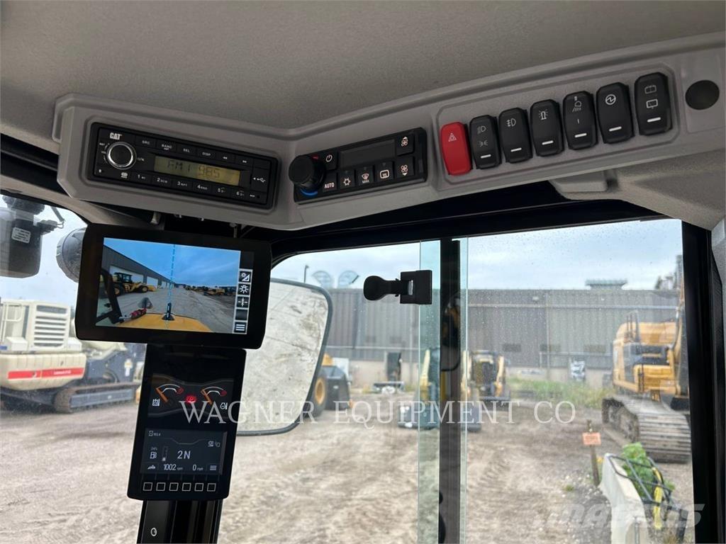 CAT 906 Incarcator pe pneuri