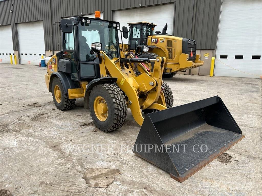 CAT 906 Incarcator pe pneuri