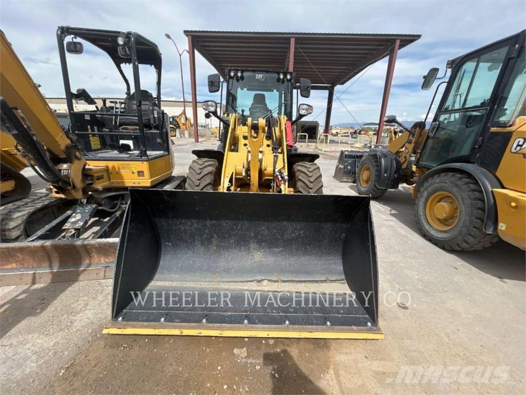 CAT 906 Incarcator pe pneuri