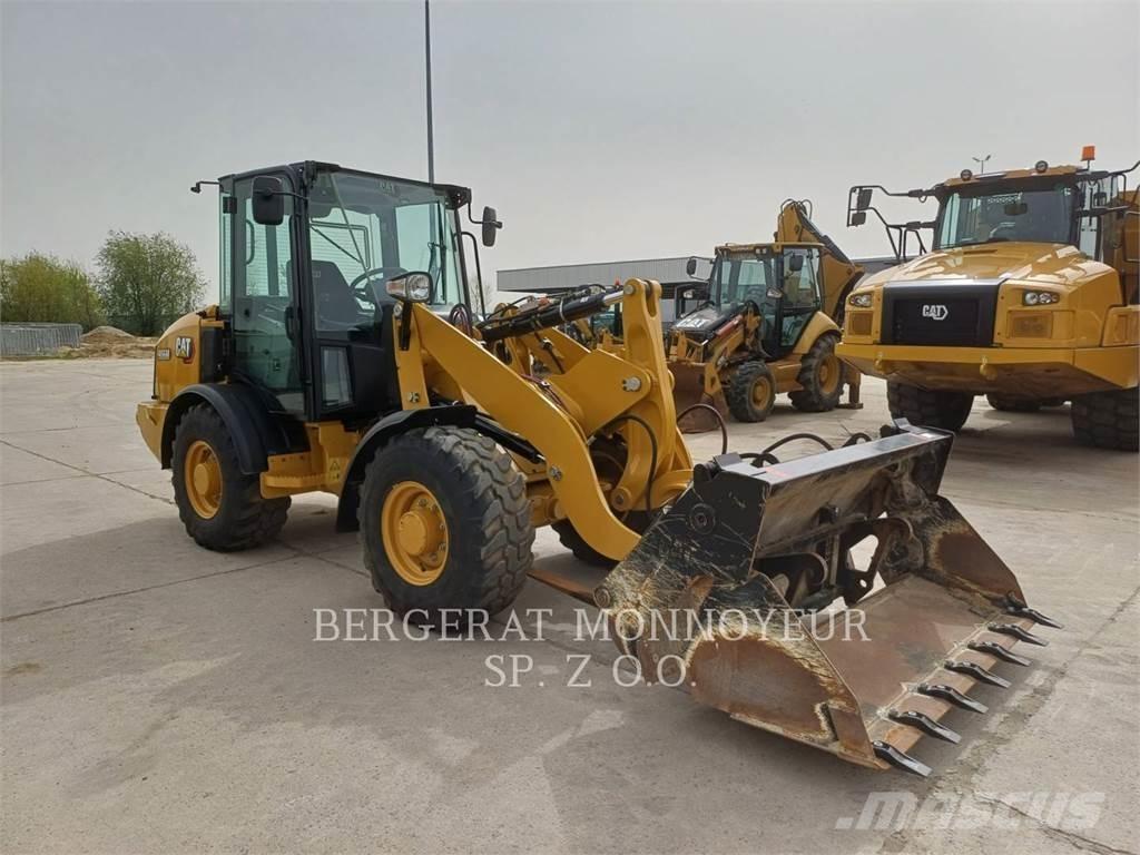 CAT 906 M Incarcator pe pneuri