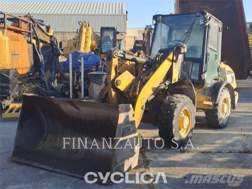 CAT 906H Incarcator pe pneuri