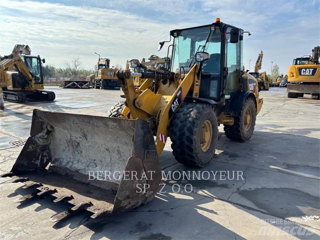 CAT 906H2 Incarcator pe pneuri