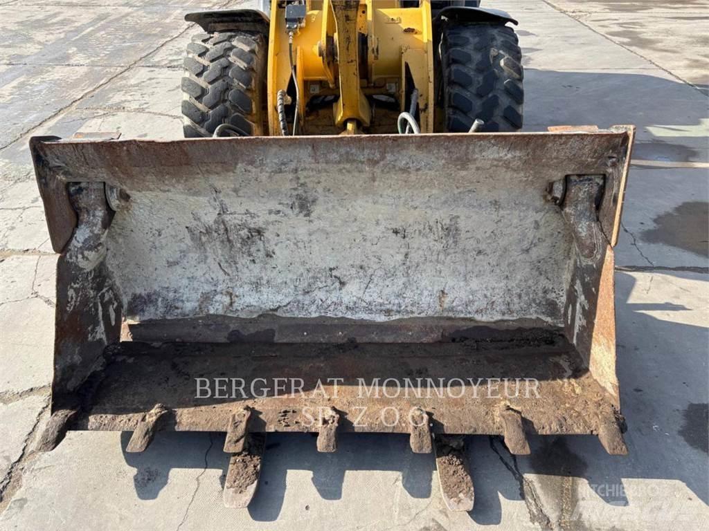 CAT 906H2 Incarcator pe pneuri