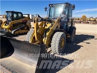 CAT 906M Incarcator pe pneuri