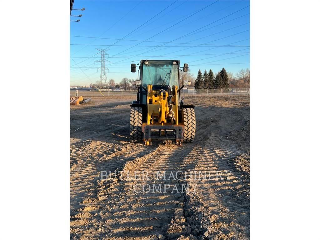 CAT 906M Incarcator pe pneuri